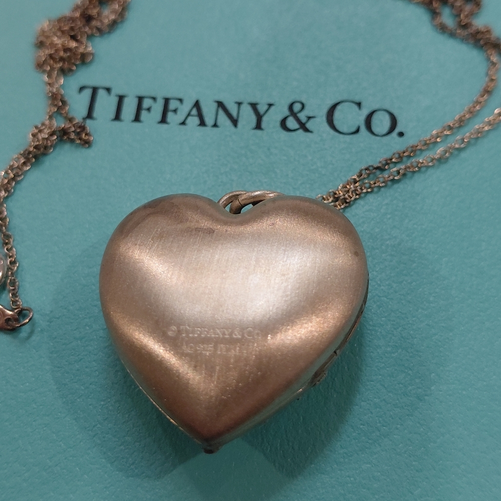 Tiffany Silver Ziegfeld Daisy Heart Locket Pendant Necklace - Picture 3 of 7